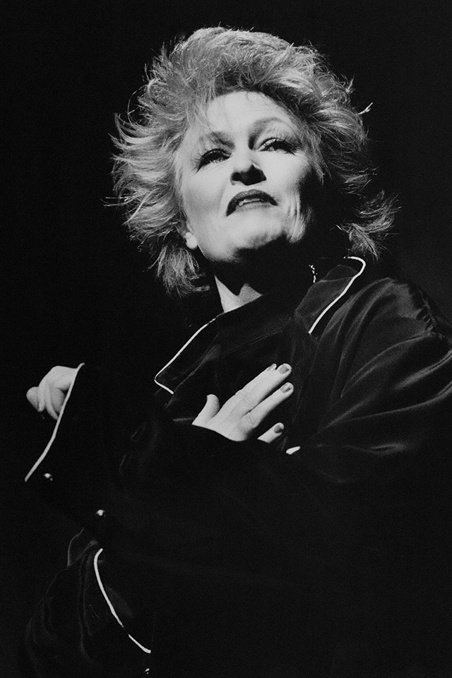 Production still for "Simply Irresistible". Judi Connelli. Photographer: Lyn Pool