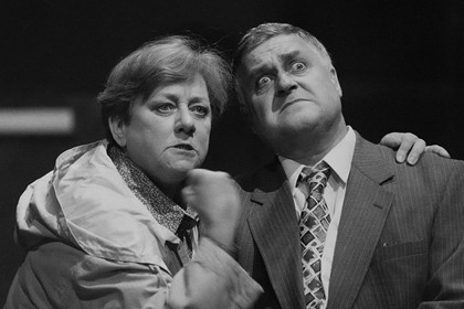 Production still for "Competitive Tenderness". L-R: Monica Maughan as Merle, Max Gillies as Brian. Photographer: Jeff Busby