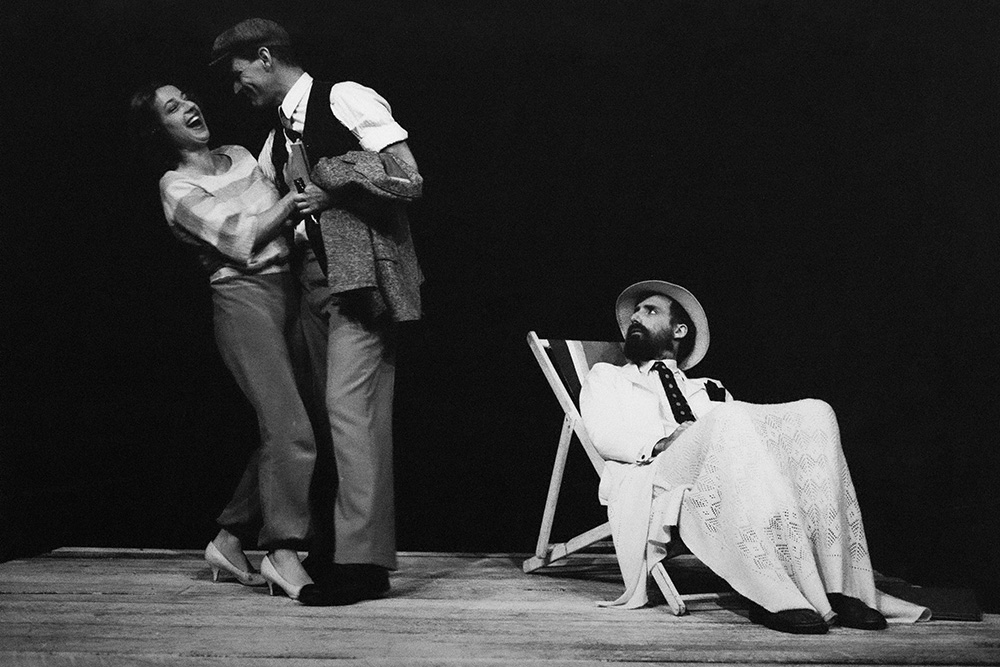 Production still for "Upside Down at the Bottom of the World". L-R: Kirsty Child as Victoria, Peter Paulsen as Jack, Carrillo Gantner as Lawrence. Photographer: Jeff Busby