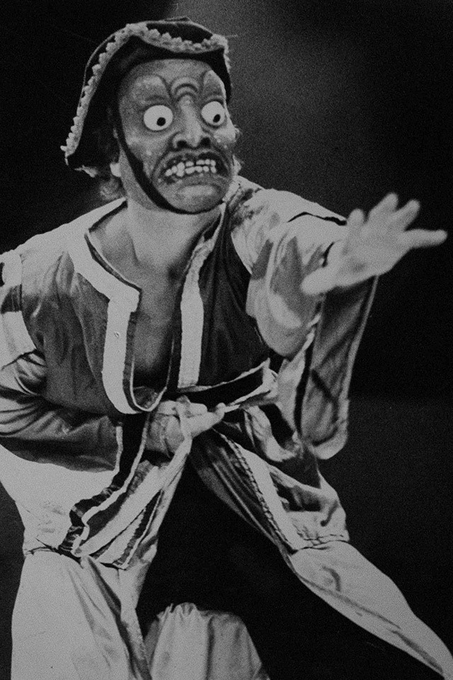 Production still for Footsbarn Travelling Theatre season. Photographer: Unknown