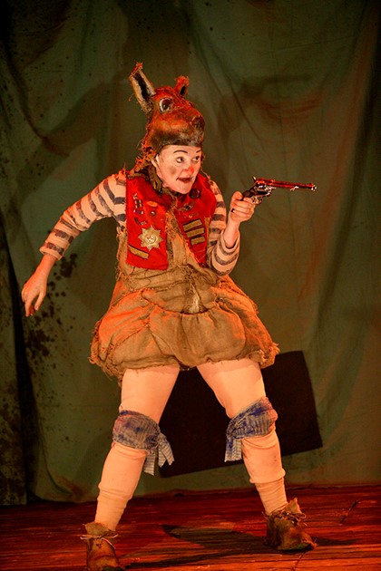 Production still for the 2006 production of "Babes in the Wood". Julie Forsyth as Boingle. Photographer: Jeff Busby