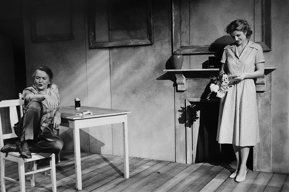 Production still for "Violet Inc". L-R: Sue Jones as Violet, Fiona Todd as Isabel. Photographer: Jeff Busby