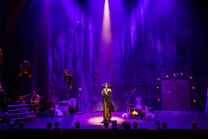 Production still for "Apocalypse Meow: Crisis is Born". L-R: Jethro Woodward, Meow Meow. Photographer: Pia Johnson